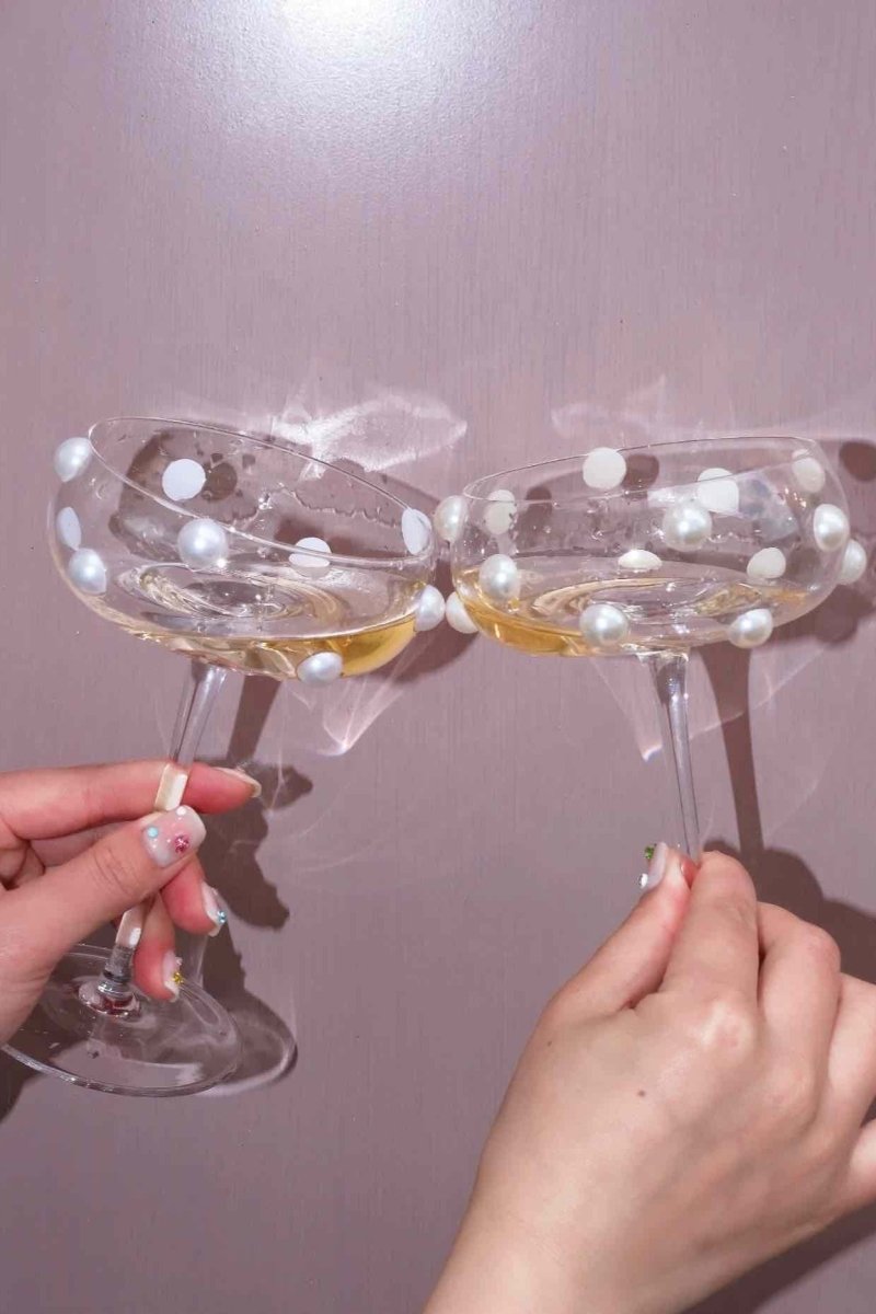 Mouth Blown Elegant Pearl Wine Glass