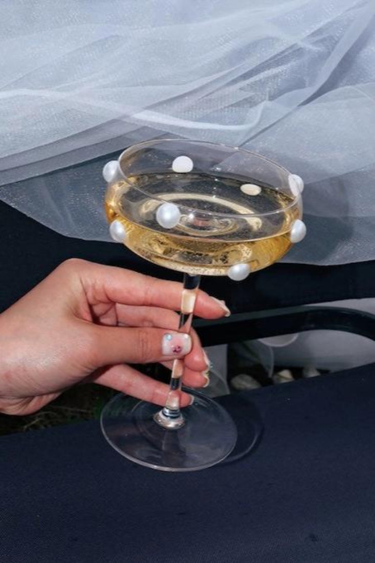 Mouth Blown Elegant Pearl Wine Glass