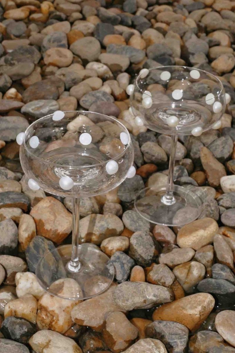 Mouth Blown Elegant Pearl Wine Glass